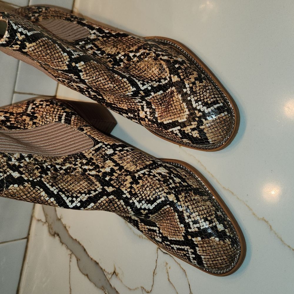 vince camuto boots snakeskin
